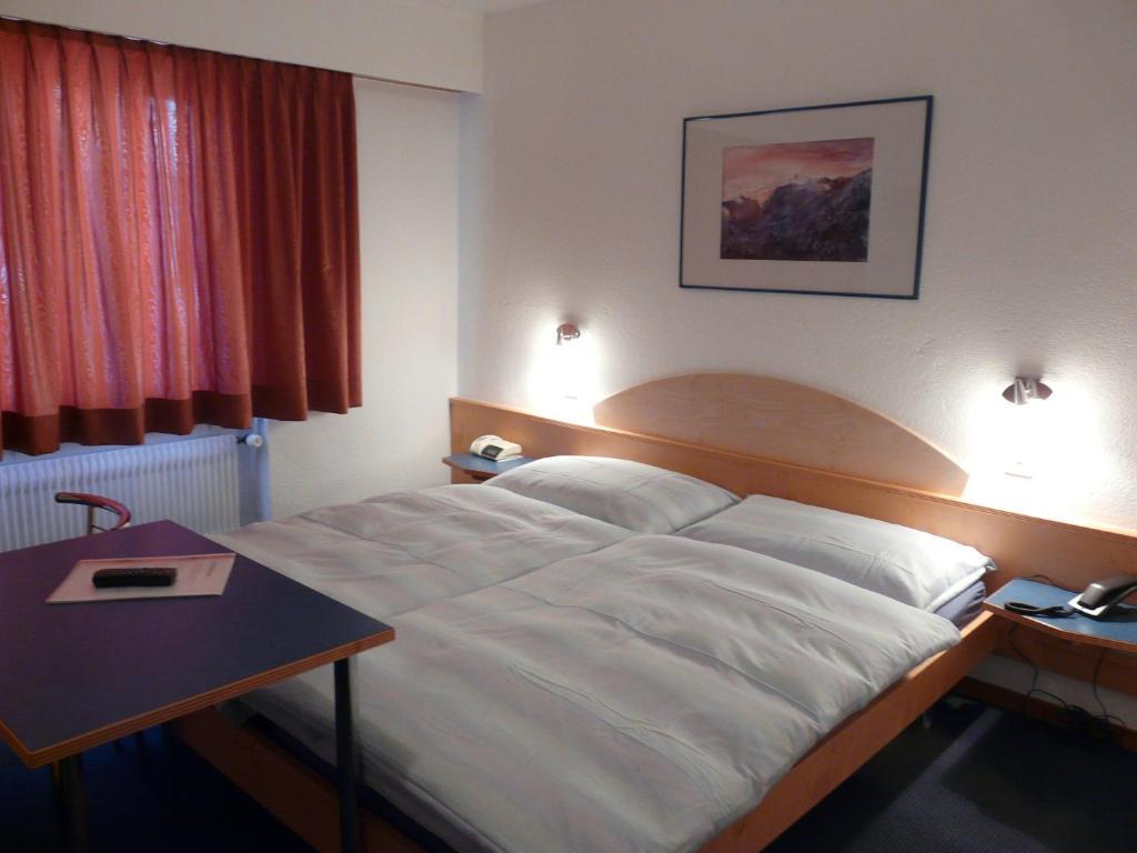 Hotel Garni Domino Saas-Fee Room photo